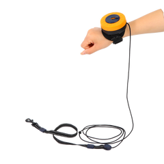 Pet outdoor travel wrist type automatic retractable traction rope is small and easy to carry