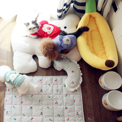 Removable and washable cartoon banana dog bed cat bed small dog four seasons available