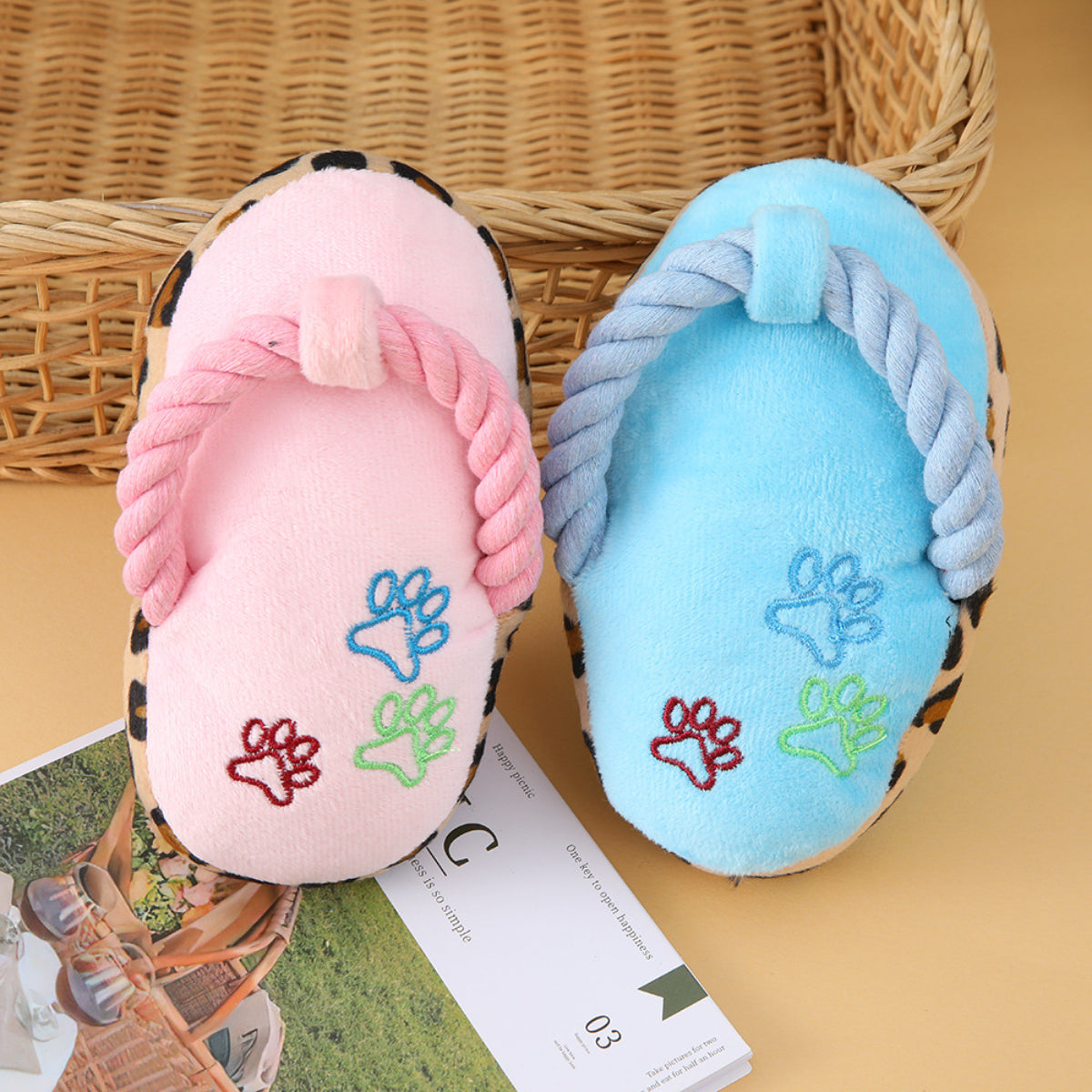 Pet dog vocalized herringbone slippers toys teething training supplies